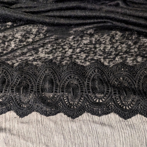 ♥️Beautiful Short Sleeve Open Cardigan w/Embroidered Detail by August Silk - Picture 6 of 11